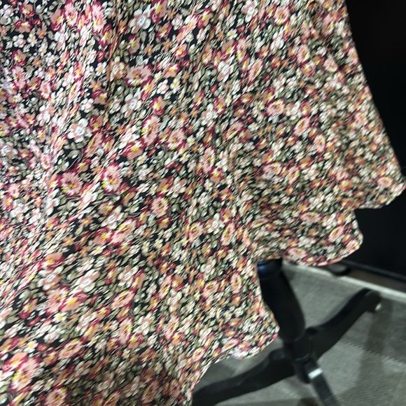 DEX V-neck long sleeve floral midi dress,elastic waist ruched side,ruffle hem - Picture 8 of 16